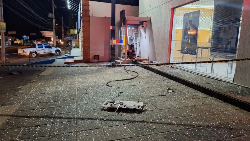 Explotan un cajero automático