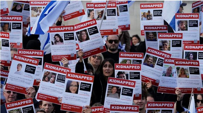 Israel elevó el número de rehenes en poder de Hamas