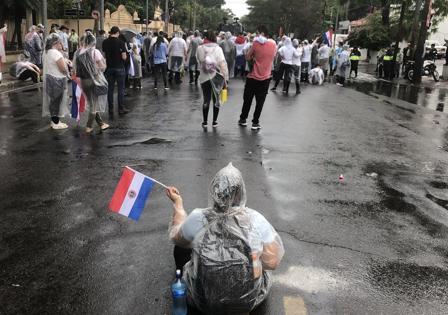 Desvinculados de Itaipú amenazan con demanda