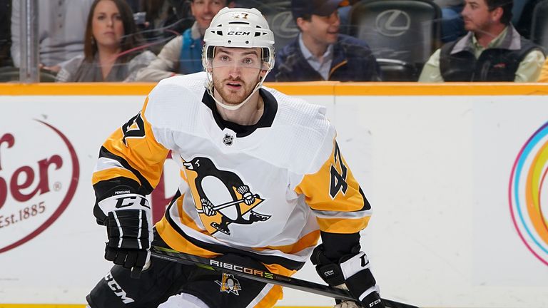 Jugador de Hockey muere degollado durante partido de la NHL