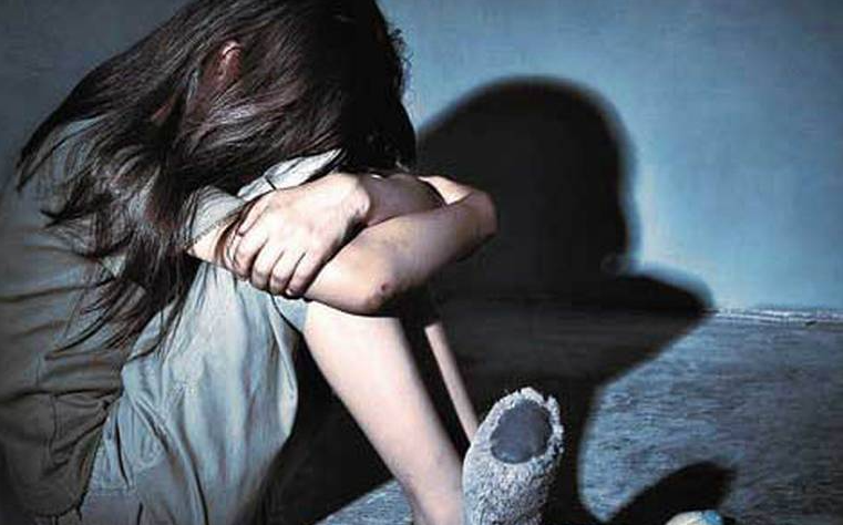 Detienen a un hombre sospechoso de pornografía infantil