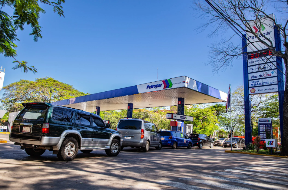 Anuncian que se mantendrán precios de combustibles