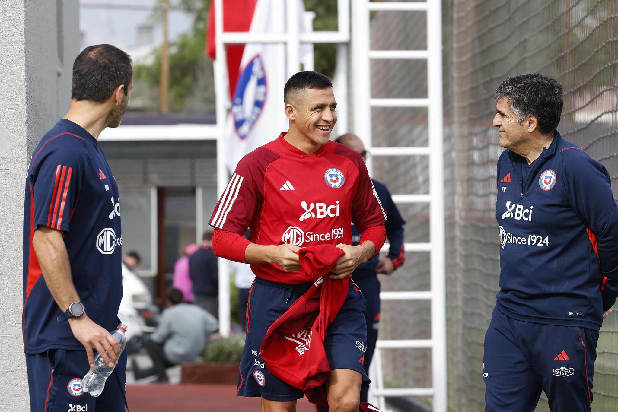 Alexis Sánchez será titular en “La Roja”