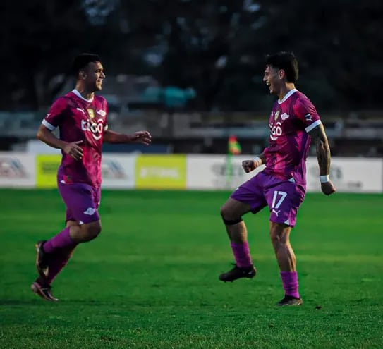 Libertad asegura a Sanabria y Espinoza