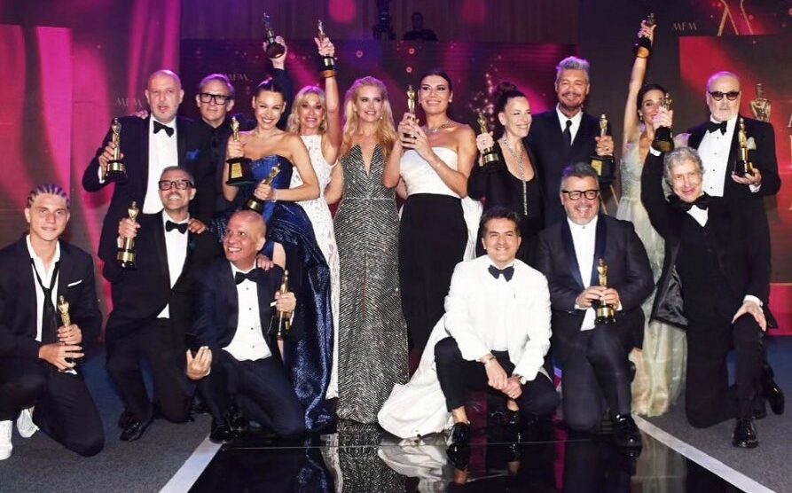 ¡Presea dorada para Pampita Ardohain!