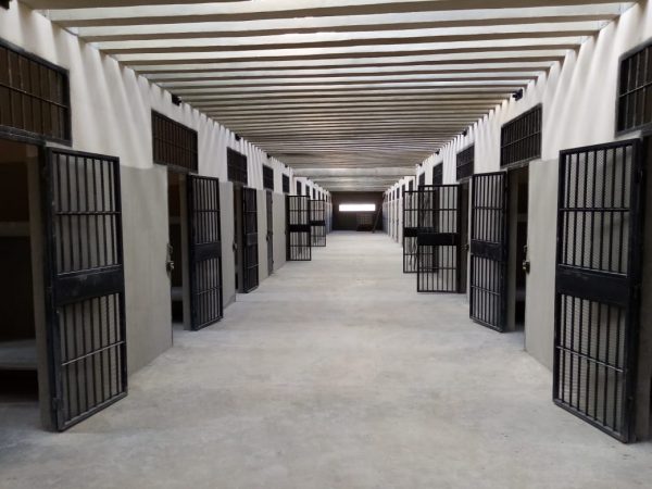 Nuevas cárceles podrían habitarse en 60 días