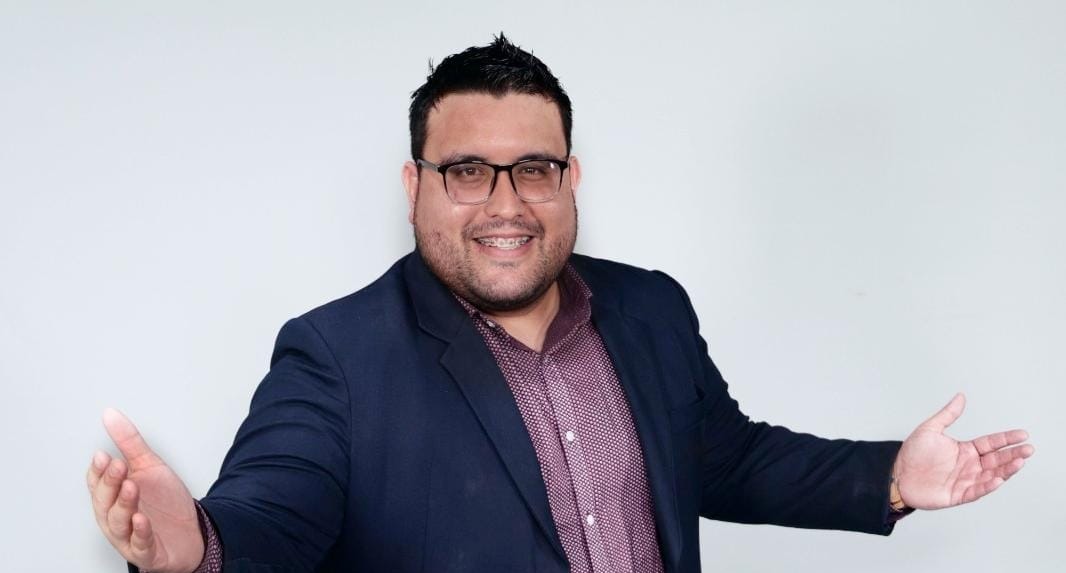 Marcando historias: El perfil deslumbrante de un periodista deportivo