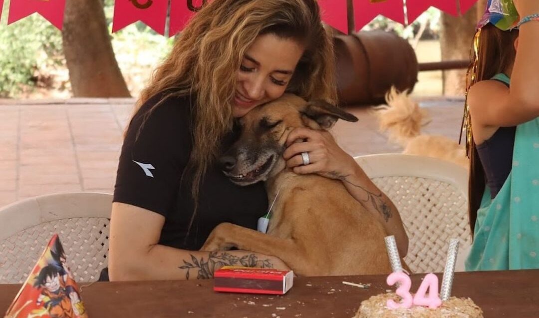 ¡Jessica Santacruz celebra su cumple con los peludos!