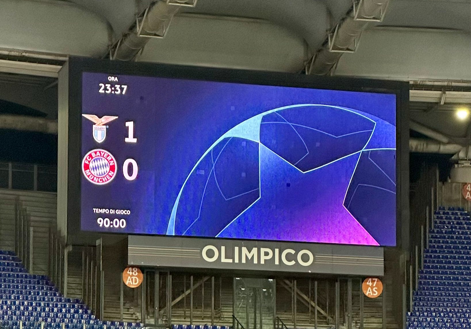 Bayern sigue sufriendo y el PSG gana sin brillar