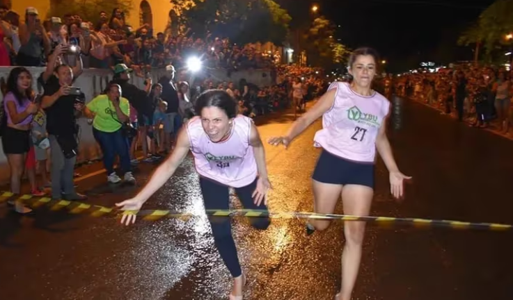 Carrera en tacones triunfa en Concepción