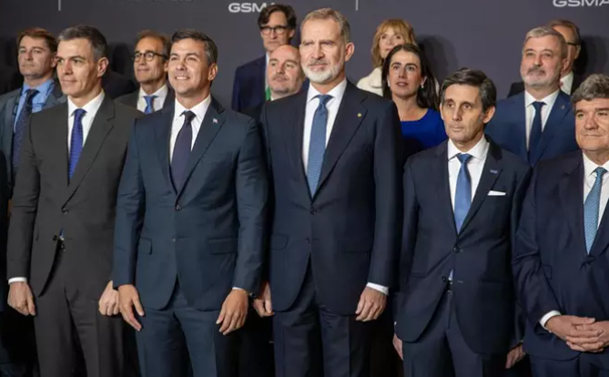 España: El rey da la bienvenida al presidente de Paraguay