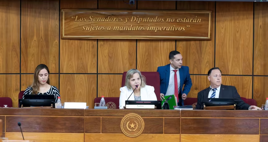 Postergan dictamen sobre el desafuero de Mario Abdo Benítez