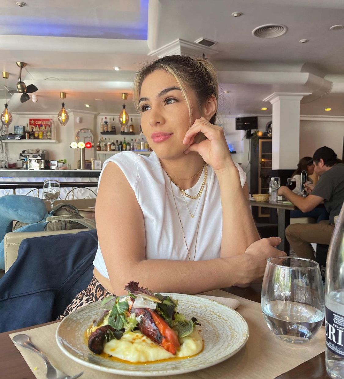 Nadia: «Los niños no deben crecer frente a las pantallas»