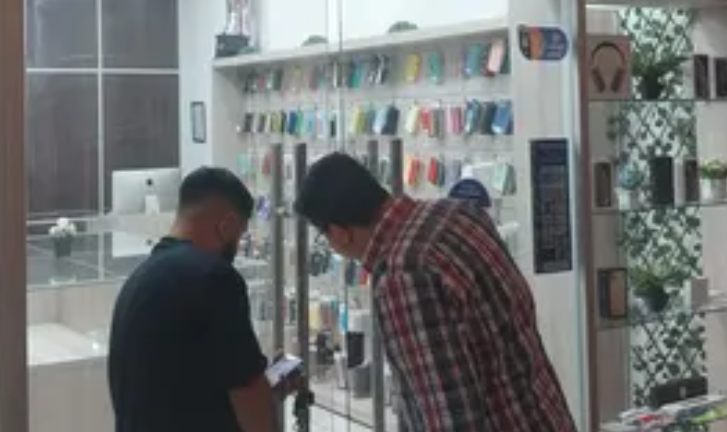 Robo millonario en tienda de celulares en San Lorenzo