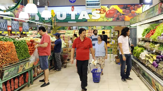 Reducen precios de canasta básica por Semana Santa