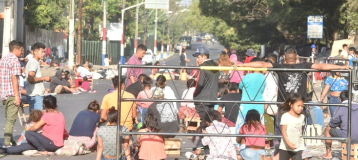 Bloquean Avda. Artigas por manifestación de indígenas