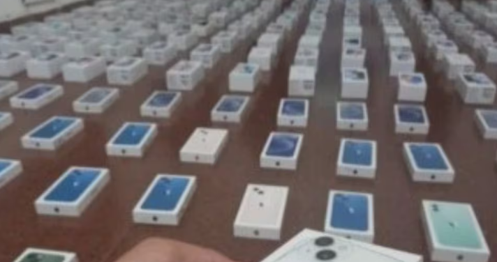 Policía fue detenido por contrabando de celulares