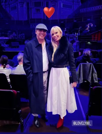 Cristian Castro mostró a su nueva novia luego de su escandalosa separación