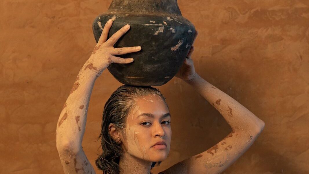 Lucero Sarambi presenta su show «Barro tal vez»