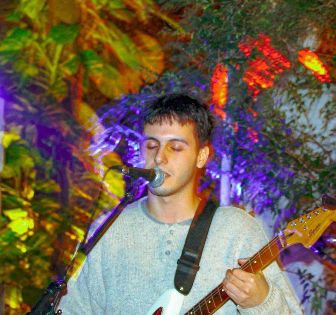 «Plástico» es el primero de una serie de lanzamientos de Nott Demian