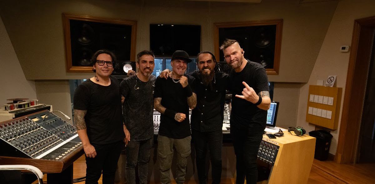 FLOU en versión en vivo con Corvex para “Mi Centro”