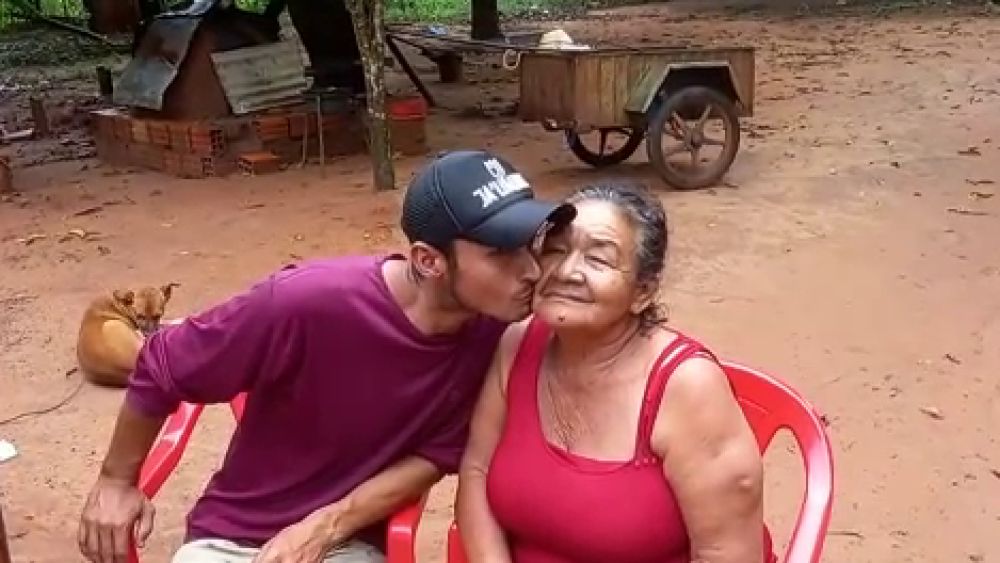 ¡Muy enojado! Esposo de Ña Rufina niega ser un «mantenido»