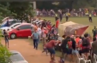 Ordenan arresto de árbitro por agredir a jugador