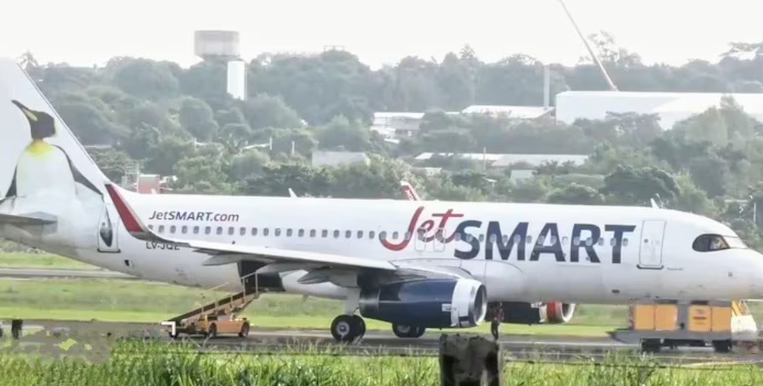 Argentino bromea sobre bomba y enfrenta prohibición de volar