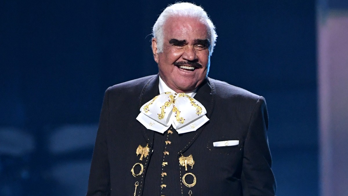 El espíritu del cantante Vicente Fernández deambula por su residencia