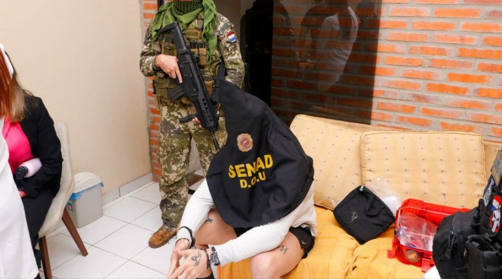 Detienen a influencer por vender éxtasis y cocaína rosa