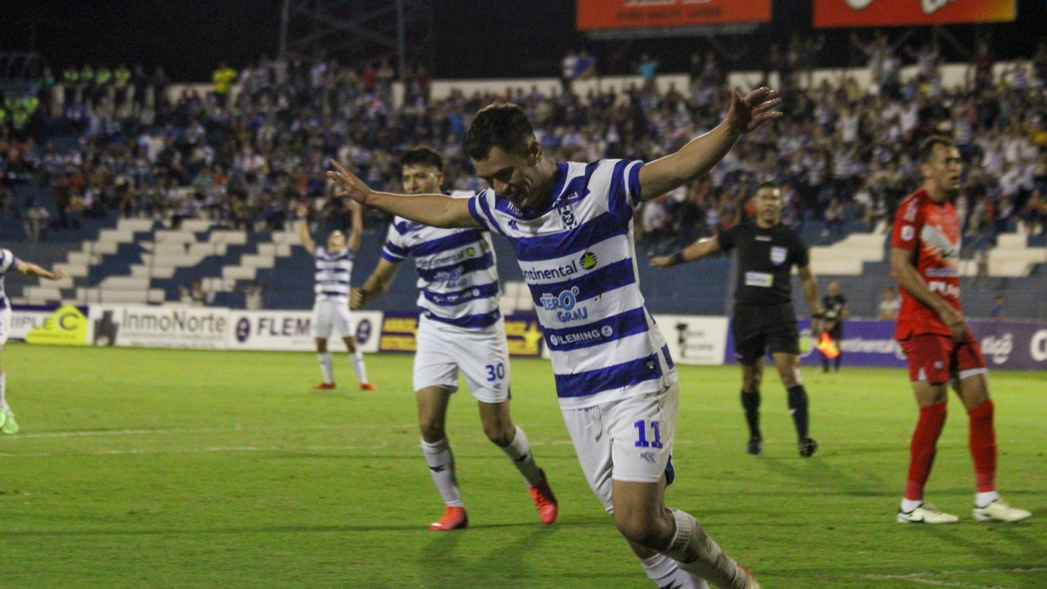 El “gallo norteño” no perdonó a la “V Azulada”