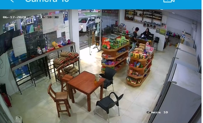 Mujeres frustran asalto a golpes y detienen al delincuente