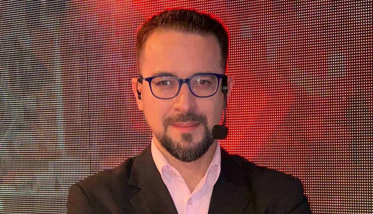 Diego Martínez, de albañil y vendedor ambulante a periodista