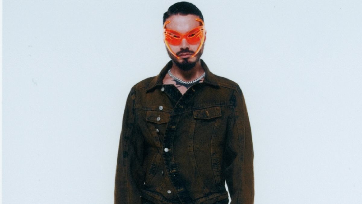 J Balvin revive la magia del reggaetón y presenta «Polvo de tu vida»
