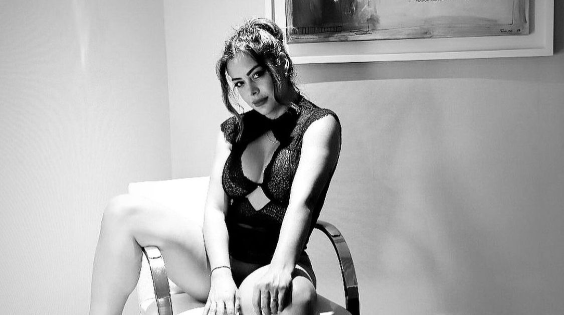 Una señora le pidió a Larissa Riquelme no mostrarse desnuda