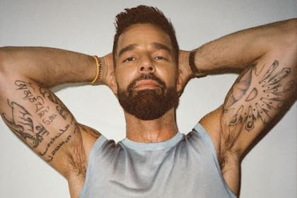 Ricky Martin apareció con unos kilitos demás