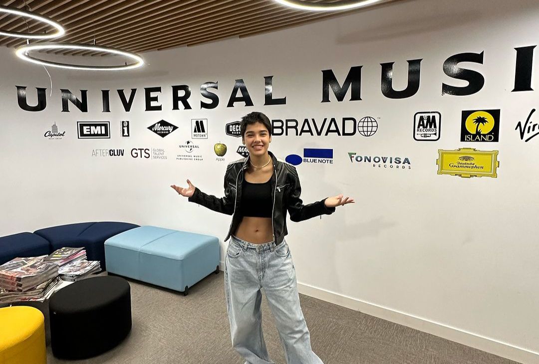 Aye Alfonso visitó las oficinas de Universal Music y “se vienen cositas”