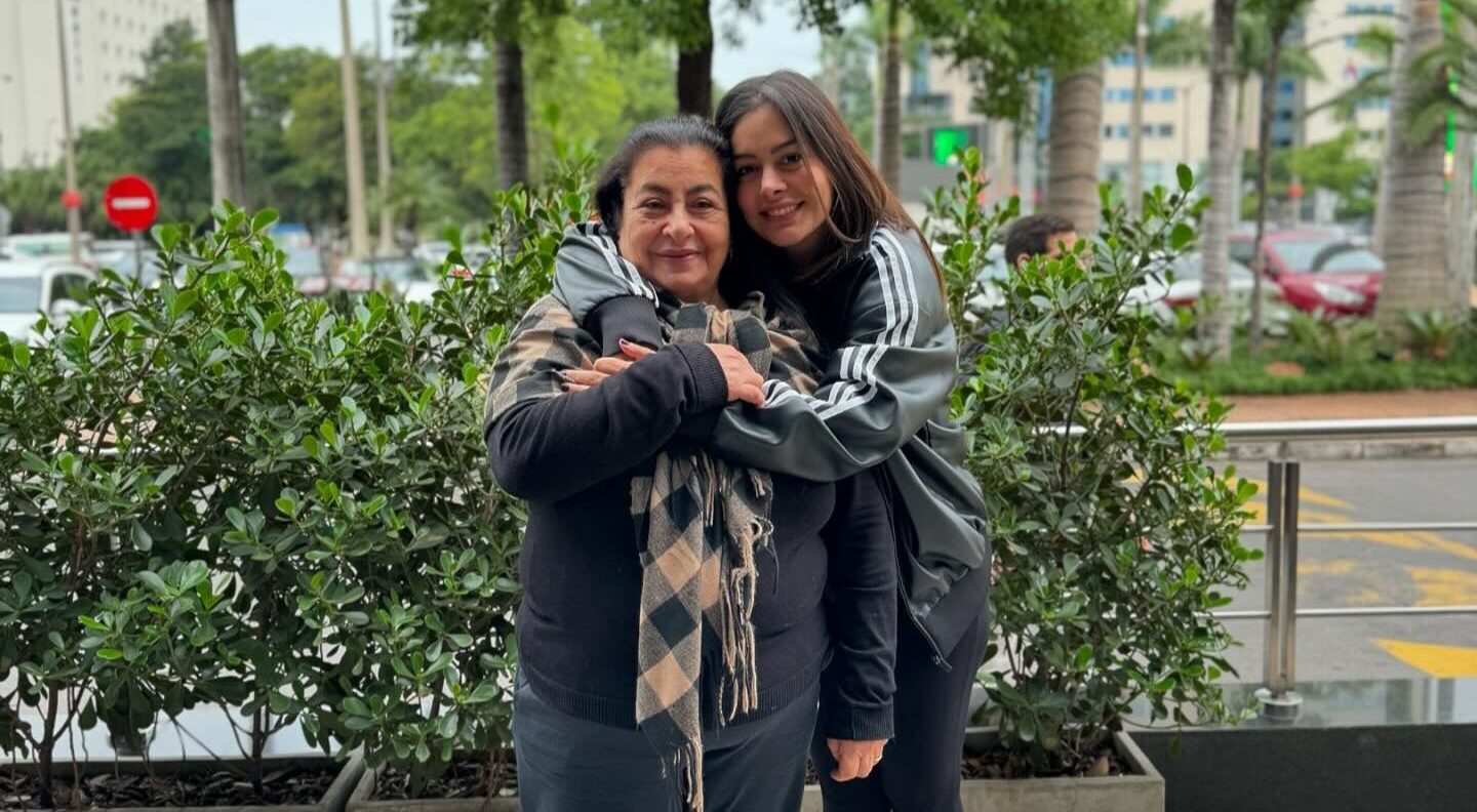 El tremendo regalo que le dio Larissa Riquelme a su mamá