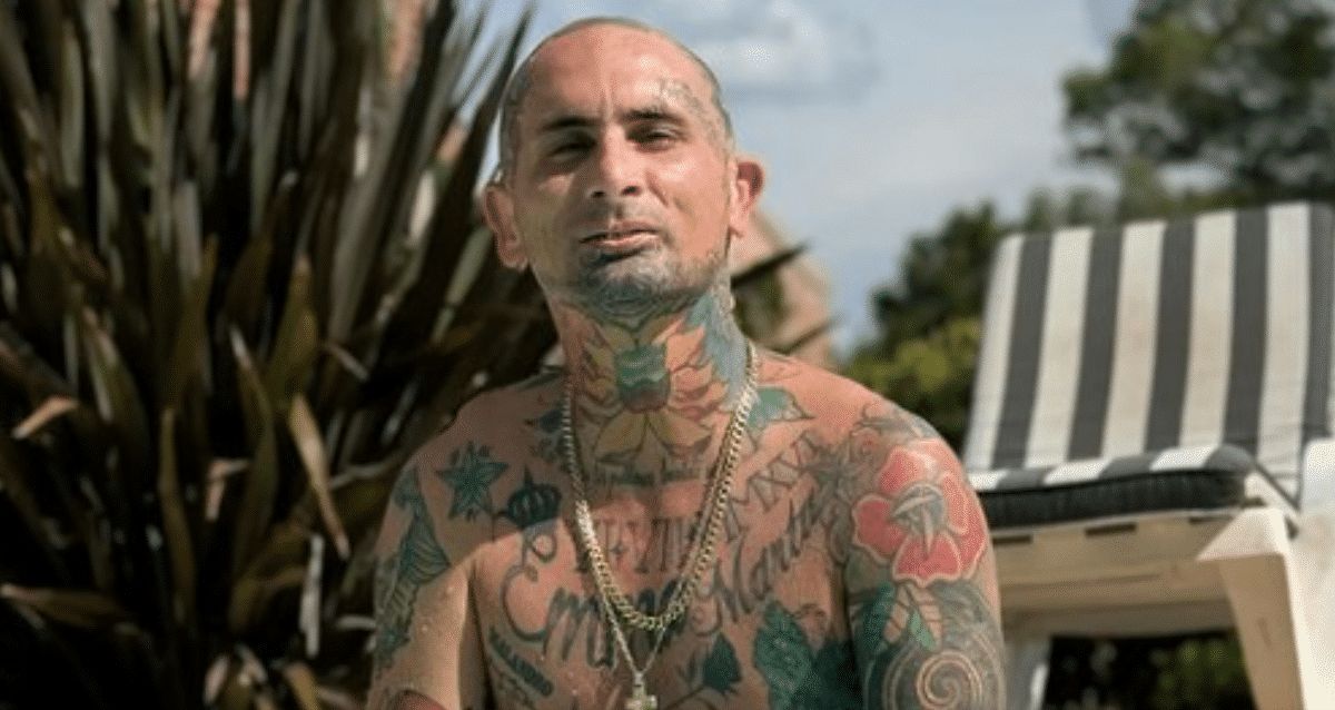 Le arrojaron agua al cantante de Ke Personajes