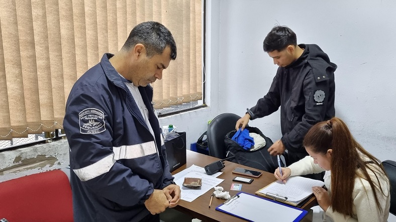 Allanan Aeropuerto Silvio Pettirossi y hay detenidos