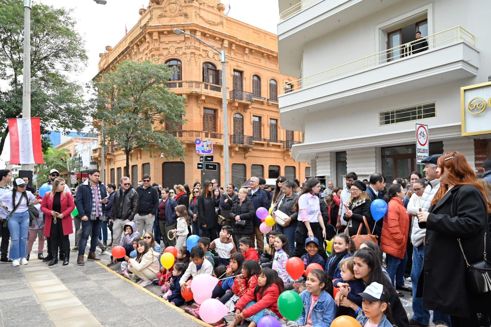 Calle Palma se llena de color y alegría por Día del Niño