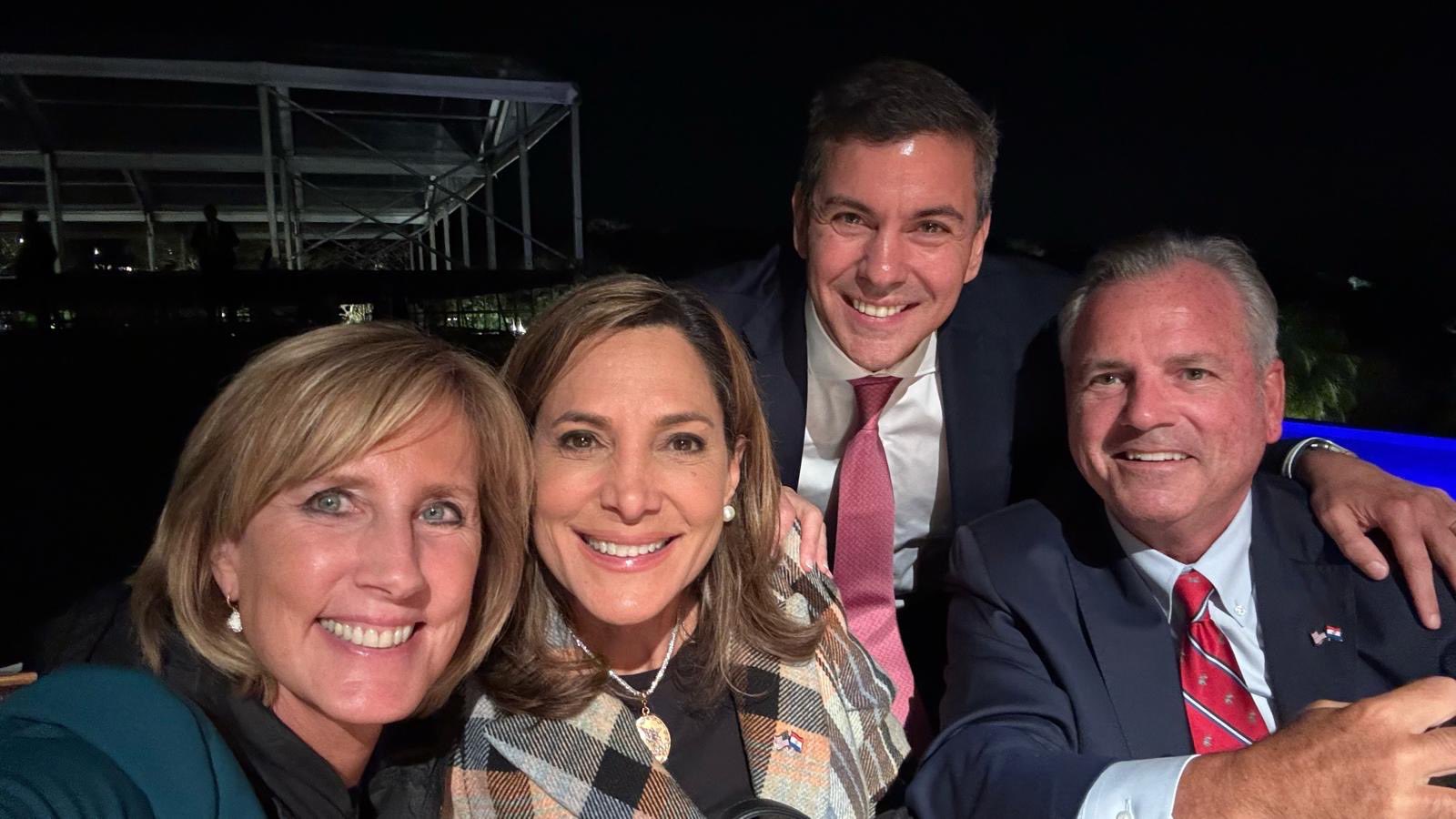 Congresistas de EE.UU. destacan encuentro con el presidente