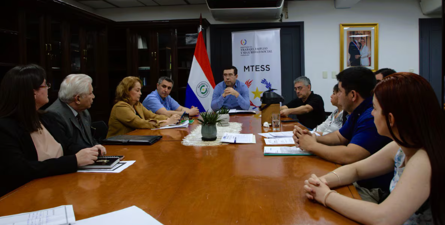 Anestesiólogos del IPS suspenden huelga por 15 días