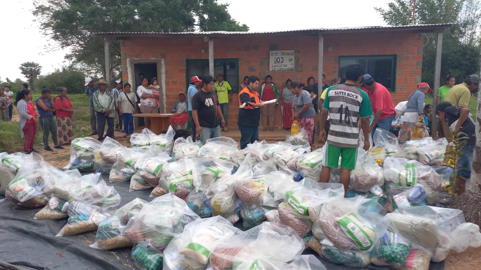 Gobierno asiste a comunidades del Chaco con alimentos y agua