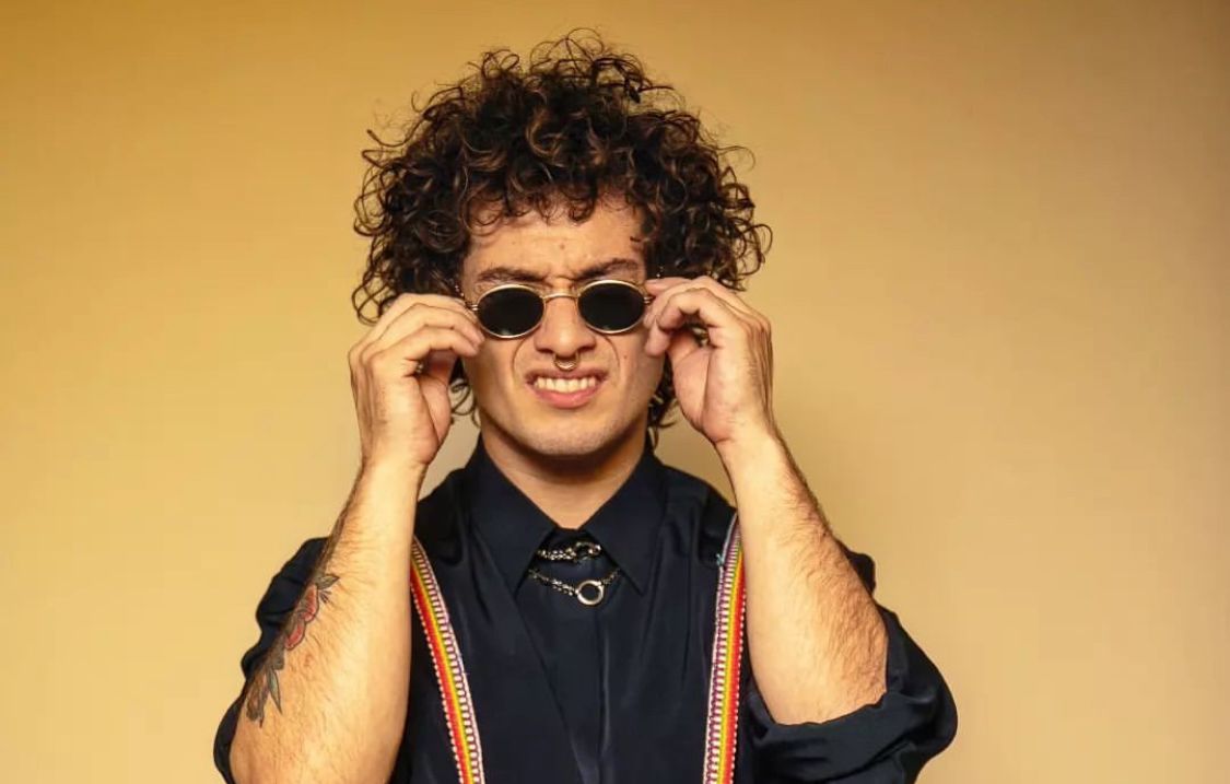 Miguel Narváez borró su desnudo que publicó en las redes sociales