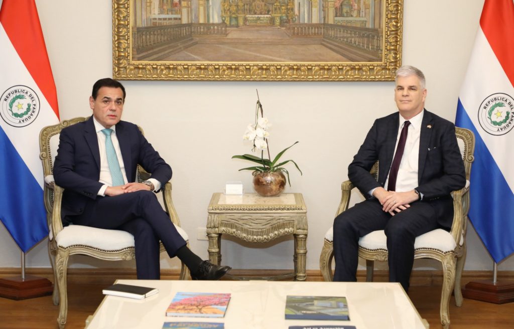 Gobierno pide a EE. UU. acelerar salida del embajador Marc Ostfield