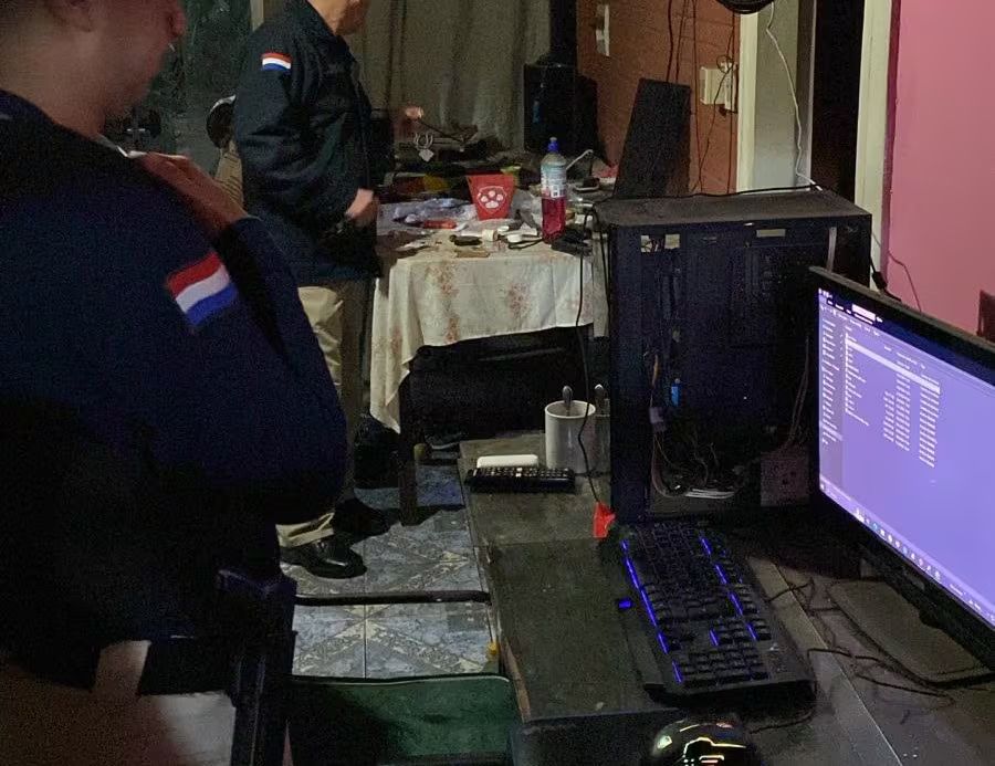 Detienen a un hombre por pornografía infantil