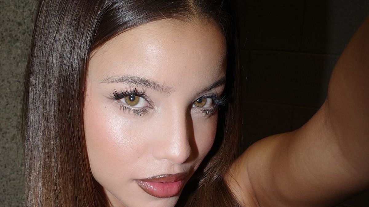 Se viralizaron fotos de Emilia Mernes antes de ser famosa y las redes estallaron