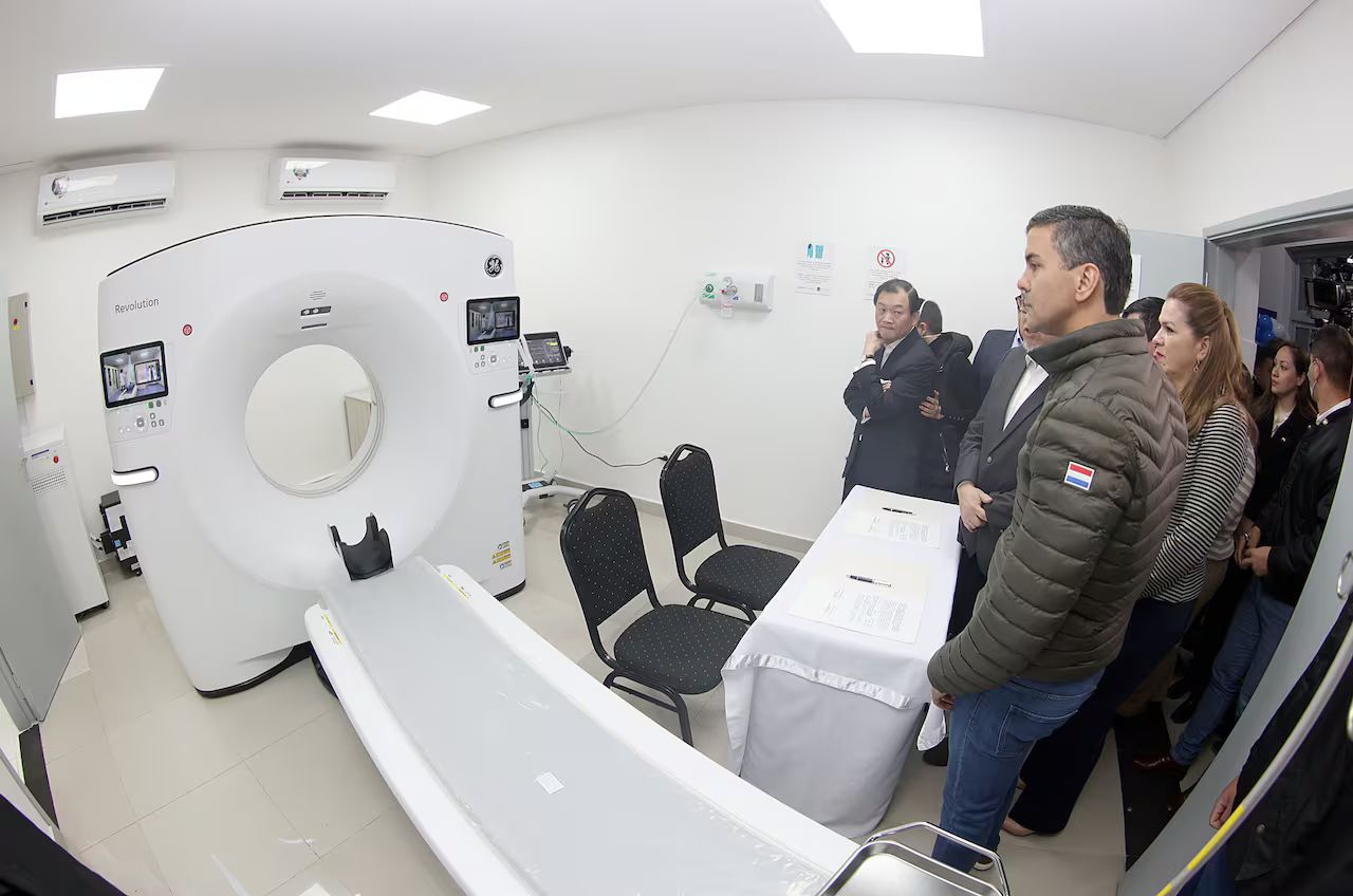 Incorporan tres nuevos tomógrafos al servicio público