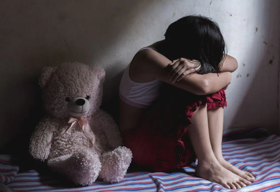 Condenan a abuelastro por abusar sexualmente de una menor